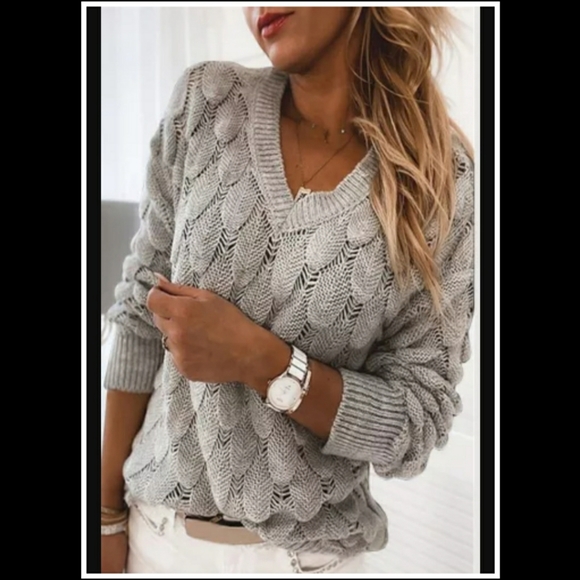 Sweaters - ‼️CLEARANCE PRICE FIRM‼️Gray Feather Hollowed-out V-neck Sweater🤍